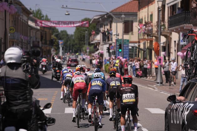 The pack rides during Stage 13 of the Giro d™Italia, from Alessandria to Verbania, Italy, Friday May 22, 2026.  Copyright: xMarcoxAlpozzi LaPressex