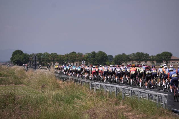 The pack rides during Stage 13 of the Giro d™Italia, from Alessandria to Verbania, Italy, Friday May 22, 2026.  Copyright: xMarcoxAlpozzi LaPressex