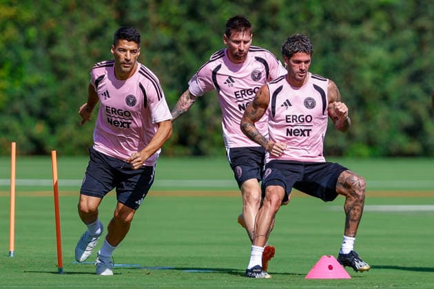 FORT LAUDERDALE, FL - MAY 22: From (L-R), Inter Miami forward Luis Suarez (9), Inter Miami forward Lionel Messi (10) and Inter Miami midfielder Rodrigo de Paul (7) are seen during an Inter Miami Training Session at Florida Blue Training Center on May 22, 2026 in Fort Lauderdale, Florida. (Photo by Chris Arjoon Icon Sportswire) SOCCER: MAY 22 Inter Miami CF Training EDITORIAL USE ONLY Icon2605220010648