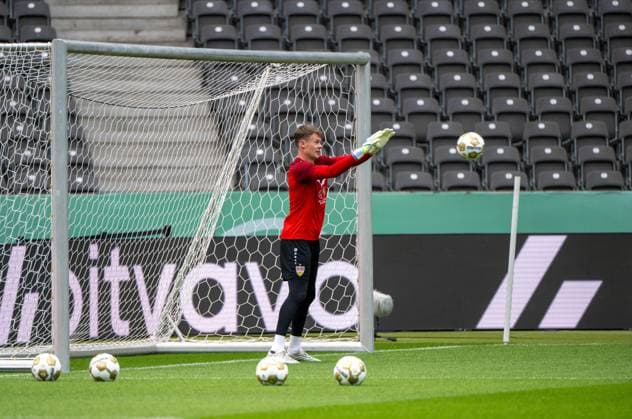 Fußball, Herren, Saison 2025 2026, 83. DFB-Pokal-Finale, FC Bayern München - VfB Stuttgart, Training am Vortag, im Bild: Torwart Alexander Nübel (VfB Stuttgart), 22.05. 2026, Copyright: xMatthiasxKochx