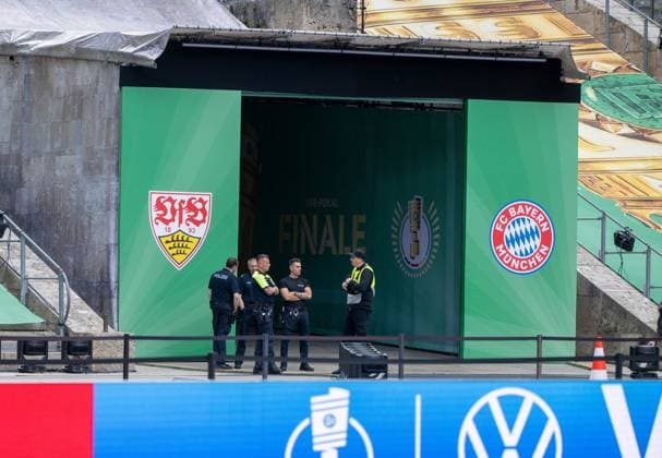 Fußball, Herren, Saison 2025 2026, 83. DFB-Pokal-Finale, FC Bayern München - VfB Stuttgart, Training am Vortag, im Bild: Polizei vor dem Marathontor, 22.05. 2026, Copyright: xMatthiasxKochx