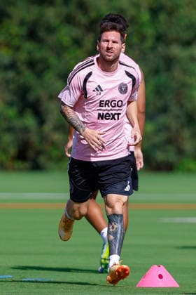 FORT LAUDERDALE, FL - MAY 22: Inter Miami forward Lionel Messi (10) is seen during an Inter Miami Training Session at Florida Blue Training Center on May 22, 2026 in Fort Lauderdale, Florida. (Photo by Chris Arjoon Icon Sportswire) SOCCER: MAY 22 Inter Miami CF Training EDITORIAL USE ONLY Icon2605220010020