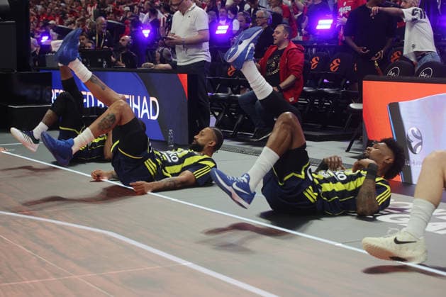 EuroLeague Final Four: Olympiacos vs Fenerbahce Beko ATHENS, GREECE - MAY 22: Fenerbahce Beko player Armando Hall (L) takes part in a training session ahead of the EuroLeague Final Four match between Olympiacos vs Fenerbahce Beko at OAKA Arena in Athens, Greece, on May 22, 2026. Ayhan Mehmet Anadolu Athens Greece. Editorial use only. Please get in touch for any other usage.  Copyright: x2026xAnadoluxAyhanxMehmetx