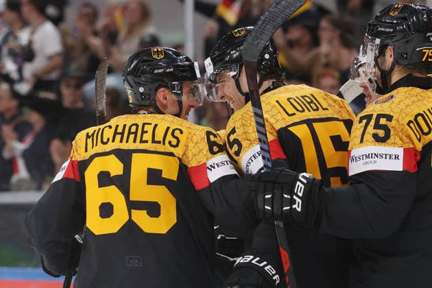 22.05.2026 Swiss Life Arena Zuerich , SCHWEIZ, Herren Eishockey IIHF World Championship, WM, Weltmeisterschaft Zurich 2026 Gruppe A GER - HUN Marc Michaelis und Stefan Loibl (GER) freuen sich nach dem 2:0