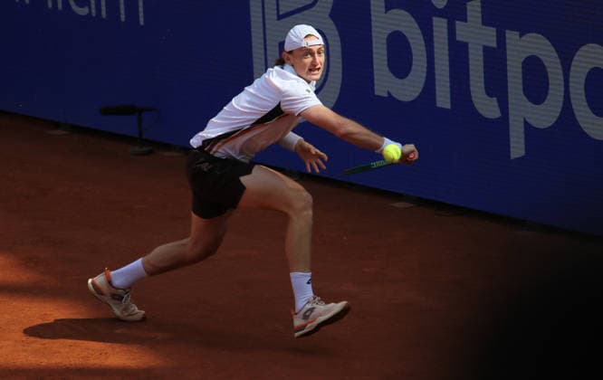 Bitpanda Hamburg Open, ATP, Tennis Herren 500, Halbfinale im Einzel: Ignacio Buse aus Peru erreicht überraschend das Endspiel am Rothenbaum.