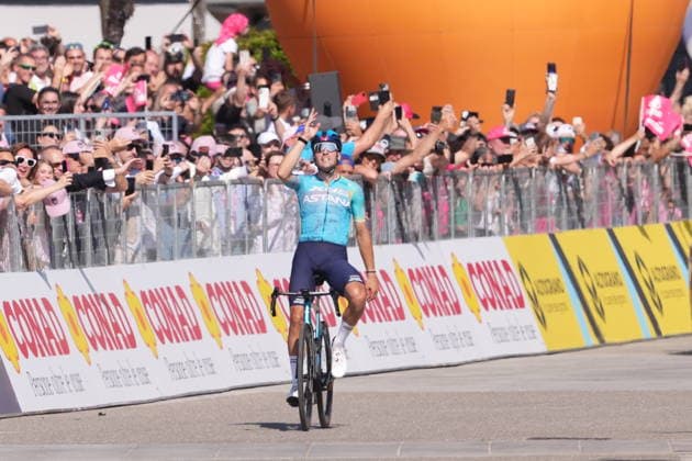 Italy™s Alberto Bettiol of XDS Astana Team stage winner during Stage 13 of the Giro d™Italia from Alessandria to Verbania Italy, Friday May 22, 2026  Copyright: xGianmattiaxD Albertoi LaPressex
