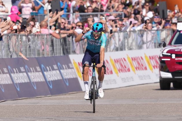 Italy™s Alberto Bettiol of XDS Astana Team stage winner during Stage 13 of the Giro d™Italia from Alessandria to Verbania Italy, Friday May 22, 2026  Copyright: xGianmattiaxD Albertoi LaPressex