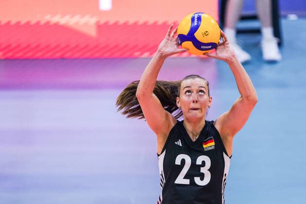 2026-05-22 Germany v France - Four Nations Cup APELDOORN, NETHERLANDS - MAY 22: Sarah Straube of Germany during the Four Nations Cup match between Germany and France at Omnisport on May 22, 2026 in Apeldoorn, Netherlands. Apeldoorn Omnisport Netherlands Content not available for redistribution in The Netherlands directly or indirectly through any third parties. Copyright: xAndrexWeeningx