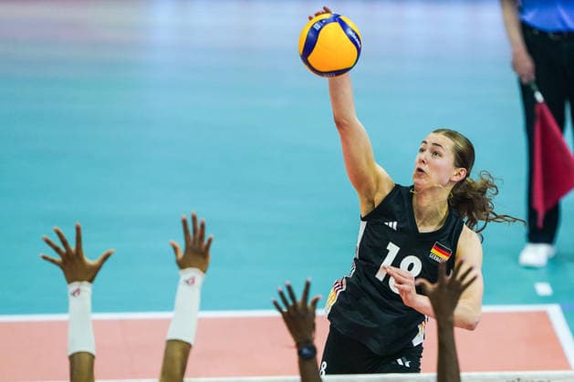 2026-05-22 Germany v France - Four Nations Cup APELDOORN, NETHERLANDS - MAY 22: Leana Grozer of Germany during the Four Nations Cup match between Germany and France at Omnisport on May 22, 2026 in Apeldoorn, Netherlands. Apeldoorn Omnisport Netherlands Content not available for redistribution in The Netherlands directly or indirectly through any third parties. Copyright: xAndrexWeeningx