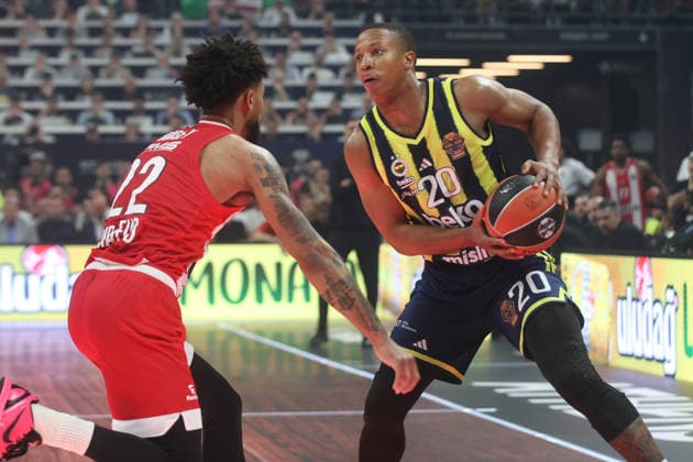 EuroLeague Final Four: Olympiacos vs Fenerbahce Beko ATHENS, GREECE - MAY 22: Devon Hall of Fenerbahce Beko in action against Dorsey of Olympiacos during the EuroLeague Final Four match between Olympiacos vs Fenerbahce Beko at OAKA Arena in Athens, Greece, on May 22, 2026. Ayhan Mehmet Anadolu Athens Greece. Editorial use only. Please get in touch for any other usage.  Copyright: x2026xAnadoluxAyhanxMehmetx