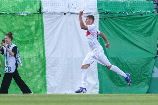 Fußball DFB-Pokal Junioren Finale VfL Wolfsburg U19 - VfB Stuttgart U19 am 22.05.2026 im Karl-Liebknecht-Stadion in Potsdam Torjubel zum 0:1 durch Enis Redzepi ( Stuttgart ) DFB regulations prohibit any use of photographs as image sequences and or quasi-video.