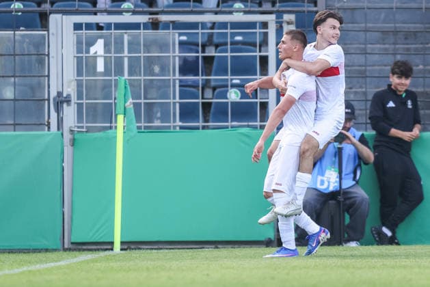 Fußball DFB-Pokal Junioren Finale VfL Wolfsburg U19 - VfB Stuttgart U19 am 22.05.2026 im Karl-Liebknecht-Stadion in Potsdam Torjubel zum 0:1 durch Enis Redzepi ( Stuttgart ) DFB regulations prohibit any use of photographs as image sequences and or quasi-video.