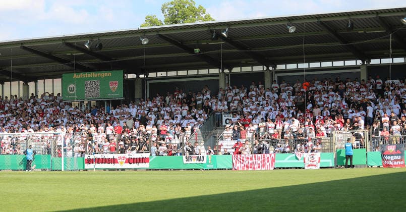 Berlin , Fußball Finale DFB-Pokal Junioren VfL Wolfsburg vs. VfB Stuttgart , VfB Fans