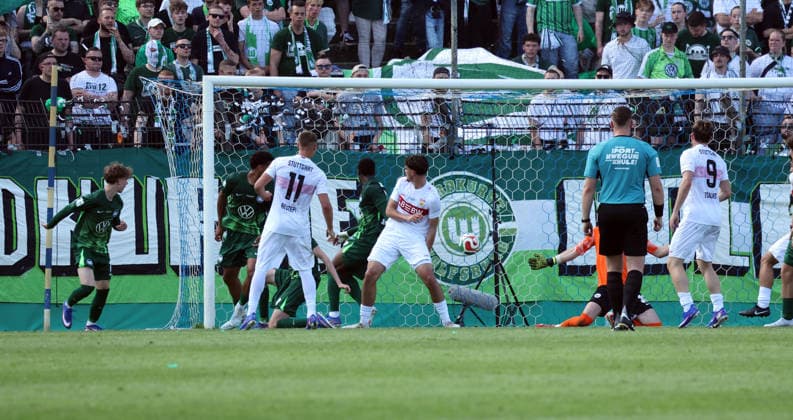 22.05.26 A-Junioren DFB-Pokal Finale 2026 U19 VfL Wolfsburg - U19 VfB Stuttgart Deutschland, Potsdam, 22.05.2026, Fussball, Saison 2025 2026, A-Junioren DFB-Pokal Finale 2026, U19 VfL Wolfsburg - U19 VfB Stuttgart: Mirza Catovic (U19 VfB Stuttgart); Tor 0:2 Catovic.