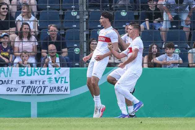 Fußball DFB-Pokal Junioren Finale VfL Wolfsburg U19 - VfB Stuttgart U19 am 22.05.2026 im Karl-Liebknecht-Stadion in Potsdam Torjubel zum 0:2 durch Mirza Catovic ( Stuttgart ) DFB regulations prohibit any use of photographs as image sequences and or quasi-video.