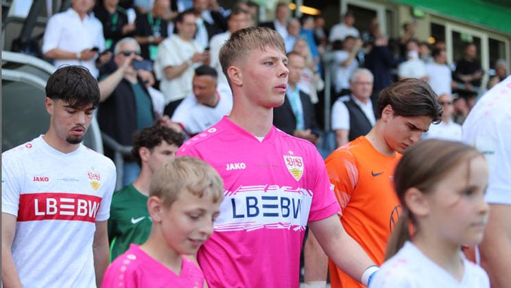 Berlin , Fußball Finale DFB-Pokal Junioren VfL Wolfsburg vs. VfB Stuttgart , Florian Hellstern ( VfB )