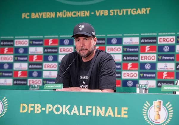 Fußball, Herren, Saison 2025 2026, Pressekonferenz zum 83. DFB-Pokal-Finale, FC Bayern München - VfB Stuttgart, v. l. Trainer Sebastian Hoeneß (VfB Stuttgart), 22.05. 2026, Copyright: xMatthiasxKochx