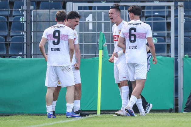 Fußball DFB-Pokal Junioren Finale VfL Wolfsburg U19 - VfB Stuttgart U19 am 22.05.2026 im Karl-Liebknecht-Stadion in Potsdam Torjubel zum 0:2 durch Mirza Catovic ( Stuttgart ) DFB regulations prohibit any use of photographs as image sequences and or quasi-video.