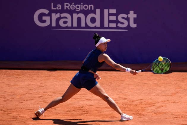 2026 WTA, Tennis Damen Strasbourg 500 - Semi Finals (Day 6) Ann Li in action during the semifinal at the 2026 WTA Internationaux de Strasbourg Women s tennis tournament at the Tennis Club de Strasbourg in Strasbourg, France, on May 22, 2026. Strasbourg France  Copyright: xOwenxHammondx originalFilename:hammond-2026wtai260522_npJQM.jpg