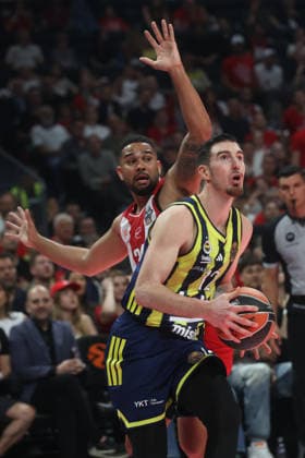 EuroLeague Final Four: Olympiacos vs Fenerbahce Beko ATHENS, GREECE - MAY 22: Nando De Colo (12) of Fenerbahce Beko in action during the EuroLeague Final Four match between Olympiacos vs Fenerbahce Beko at OAKA Arena in Athens, Greece, on May 22, 2026. Ayhan Mehmet Anadolu Athens Greece. Editorial use only. Please get in touch for any other usage.  Copyright: x2026xAnadoluxAyhanxMehmetx