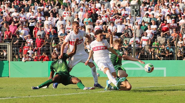 Berlin , Fußball Finale DFB-Pokal Junioren VfL Wolfsburg vs. VfB Stuttgart , Tuncay Durna ( VfB )