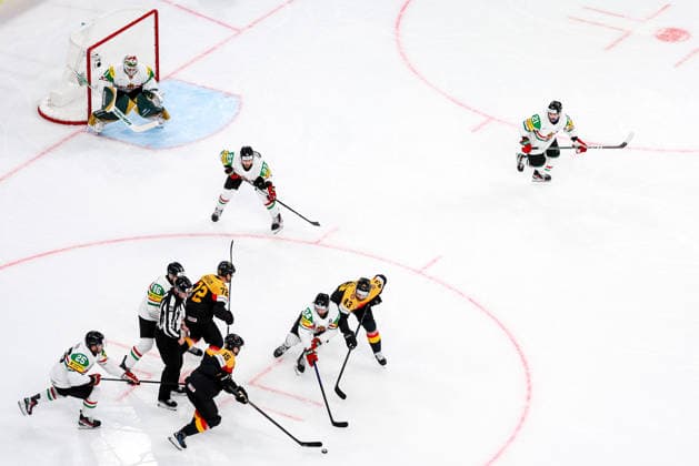 Ice hockey, Eishockey - IIHF WC 2026 ZURICH,SWITZERLAND,22.MAY.26 - ICE HOCKEY - IIHF Ice Hockey World Championship, WM, Weltmeisterschaft 2026, group stage, Germany vs Hungary. Image shows Stefan Loibl (GER), Istvan Terbocs (HUN) and Andreas Eder (GER).  GEPAxpictures xMaticxKlansek
