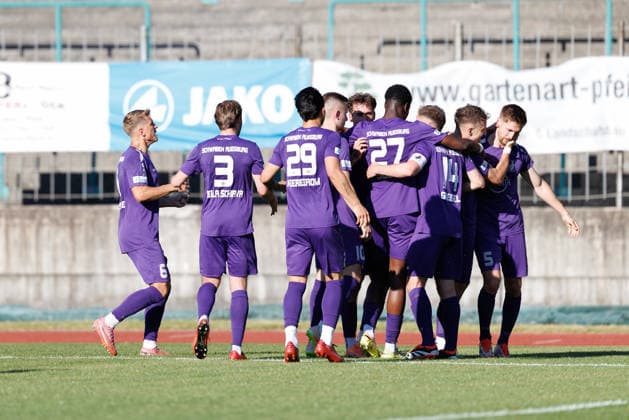 Team (TSV Schwaben Augsburg) Tor zum 1 : 1 beim Spiel zwischen TSV Schwaben Augsburg v SV Kirchanschöring, Fußball, Herren, Regionalliga Bayern Relegation, 2025 2026, 2.Spieltag am 22.05.2026 in Augsburg, Rosenaustadion. Bayern Deutschland