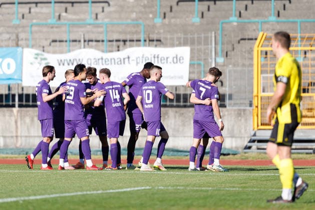Team (TSV Schwaben Augsburg) Tor zum 1 : 1 beim Spiel zwischen TSV Schwaben Augsburg v SV Kirchanschöring, Fußball, Herren, Regionalliga Bayern Relegation, 2025 2026, 2.Spieltag am 22.05.2026 in Augsburg, Rosenaustadion. Bayern Deutschland