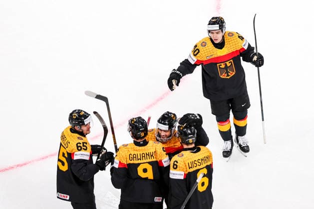 Ice hockey, Eishockey - IIHF WC 2026 ZURICH,SWITZERLAND,22.MAY.26 - ICE HOCKEY - IIHF Ice Hockey World Championship, WM, Weltmeisterschaft 2026, group stage, Germany vs Hungary. Image shows the rejoicing of Germany.  GEPAxpictures xMaticxKlansek