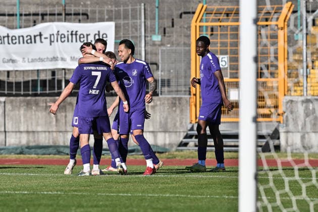 Relegation Regionalliga Bayern; TSV Schwaben Augsburg - SV Kirchanschöring; 22.05.2026 AUGSBURG, GERMANY - 22. MAI: Jubel der Schwabenritter nach dem Treffer zum 1-1 durch Maximilian HEISS (TSV Schwaben Augsburg 7) während dem Match zwischen dem TSV Schwaben Augsburg und dem SV Kirchanschöring beim Rückspiel der Relegation zur Regionalliga Bayern im Rosenaustadion Copyright: xBEAUTIFULxSPORTS Goldbergx