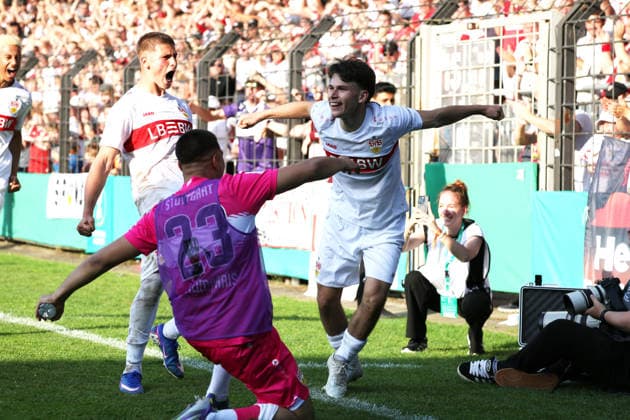 22.05.26 A-Junioren DFB-Pokal Finale 2026 U19 VfL Wolfsburg - U19 VfB Stuttgart Deutschland, Potsdam, 22.05.2026, Fussball, Saison 2025 2026, A-Junioren DFB-Pokal Finale 2026, U19 VfL Wolfsburg - U19 VfB Stuttgart: Neno Zezelj (U19 VfB Stuttgart); Jubel Tor 0:3 Zezelj.