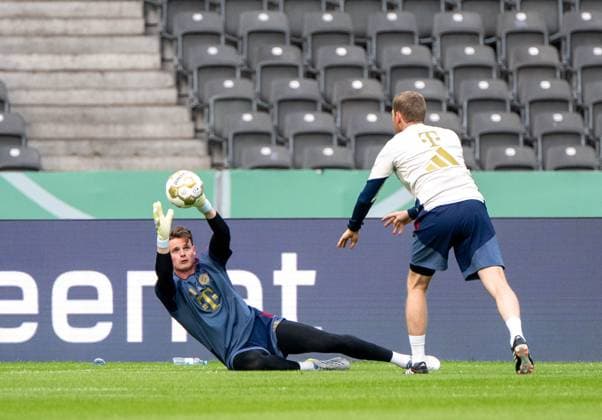 Fußball, Herren, Saison 2025 2026, 83. DFB-Pokal-Finale, FC Bayern München - VfB Stuttgart, Training am Vortag, im Bild: Torwart Jonas Urbig (Bayern München), 22.05. 2026, Copyright: xMatthiasxKochx