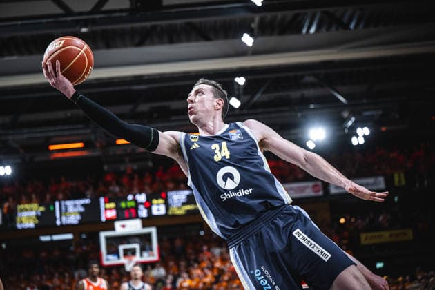 1. Basketball Bundesliga, easyCredit BBL, Saison 2025 2026, Herren, Playoffs, Viertelfinale, Spiel 3, 22.05.2026, RASTA Vechta - ALBA Berlin Justin Bean ( 34 - ALBA BERLIN) beim Korbleger Vechta RASTA Dome Niedersachsen Deutschland
