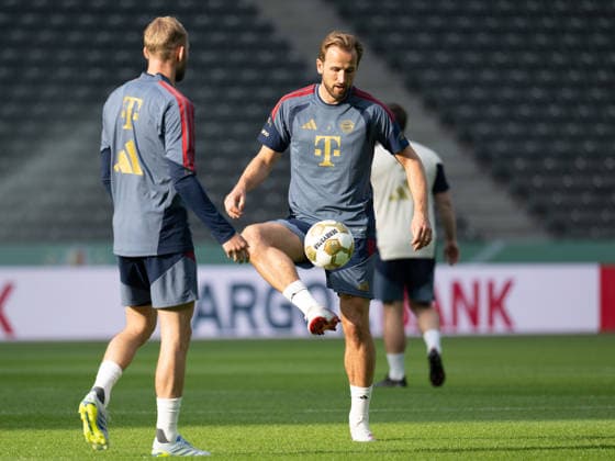 Training FC Bayern Muenchen, Harry Kane (FC Bayern Muenchen, 09) GER, Abschlusstraining und Pressekonferenz am Vortag des DFB-Pokalfinale, FC Bayern Muenchen vs. VfB Stuttgart, Fussball, Herren, DFB-Pokal, Finale, Spielzeit 2025 2026, 22.05.2026, DFL DFB REGULATIONS PROHIBIT ANY USE OF PHOTOGRAPHS AS IMAGE SEQUENCES AND OR QUASI-VIDEO, GER, Abschlusstraining und Pressekonferenz am Vortag des DFB-Pokalfinale, FC Bayern Muenchen vs. VfB Stuttgart, Fussball, Herren, DFB-Pokal, Finale, Spielzeit 2025 2026, 22.05.2026 Berlin Copyright: xEibner-Pressefoto WolfgangxFrankx EP_WFK