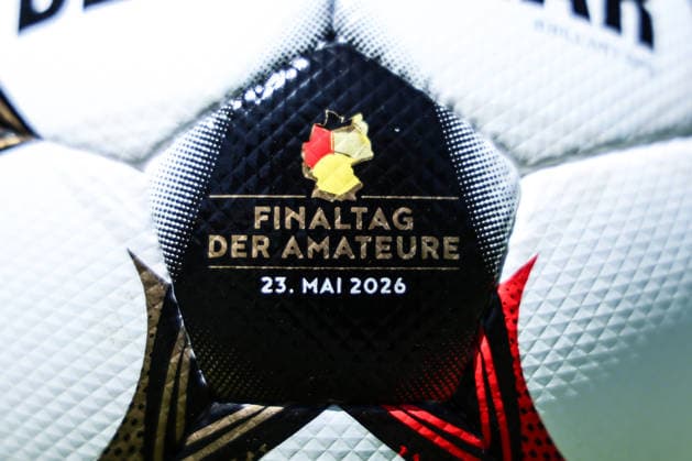 Fussball, 3.Liga Saison 2025 2026 Training MSV Duisburg 22.05.2026, Trainingsgelände MSV Duisburg Spielball von Derbystar mit dem Logo für den Finaltag der Amateure am 23.Mai 2026 (Landespokal) Duisburg Trainingsgelände MSV Duisburg Nordrhein-Westfalen Deutschland