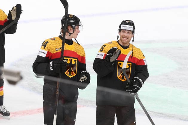 22.05.2026 Swiss Life Arena Zuerich , SCHWEIZ, Herren Eishockey IIHF World Championship, WM, Weltmeisterschaft Zurich 2026 Gruppe A GER - HUN Schlussjubel Joshua Samanski - Leon Huttl (GER)
