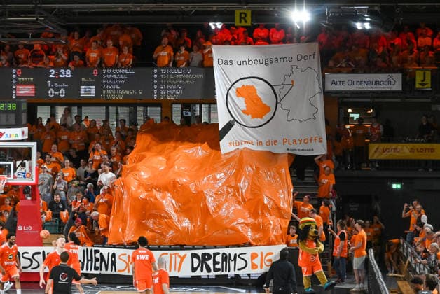 Choreoraphie RASTA Vechta RASTA Vechta vs. ALBA Berlin, easyCredit Basketball Bundesliga, Play-Off, Saison 2025 2026, 22.05.2026, RASTA Vechta vs. ALBA Berlin, easyCredit Basketball Bundesliga, Play-Off, Saison 2025 2026, 22.05.2026 Vechta Copyright: xEibner-Pressefoto RobertxGertzenx EP_RGN