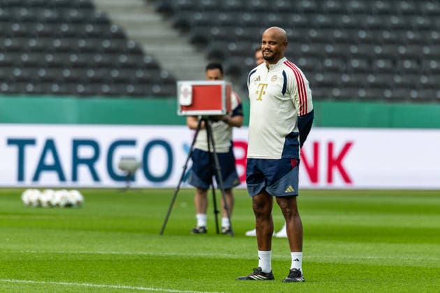 GER, DFB-Pokalfinale, Training und Pressekonferenz, FC Bayern München - VfB Stuttgart. 22.05.2026, Olympiastadion, Olympiastadion, GER, DFB-Pokalfinale, Training und Pressekonferenz, FC Bayern München - VfB Stuttgart. Vincent Kompany (Trainer FC Bayern München) beim Training Â