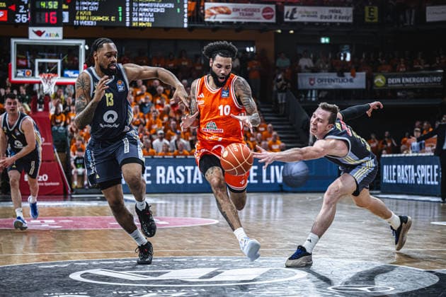 1. Basketball Bundesliga, easyCredit BBL, Saison 2025 2026, Herren, Playoffs, Viertelfinale, Spiel 3, 22.05.2026, RASTA Vechta - ALBA Berlin Tevin Brown ( 10 - RASTA Vechta) in Aktion Vechta RASTA Dome Niedersachsen Deutschland