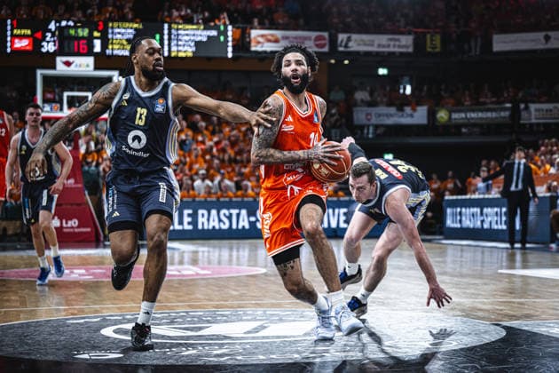 1. Basketball Bundesliga, easyCredit BBL, Saison 2025 2026, Herren, Playoffs, Viertelfinale, Spiel 3, 22.05.2026, RASTA Vechta - ALBA Berlin Tevin Brown ( 10 - RASTA Vechta) in Aktion l Vechta RASTA Dome Niedersachsen Deutschland