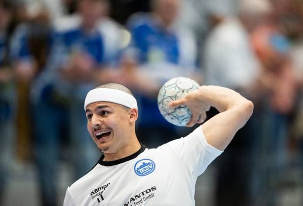 DAIKIN HBL HANDBALL HERREN 1. BL 32. SPIELTAG THSV EISENACH - TBV LEMGO LIPPE ** NUR FÜR REDAKTIONELLE ZWECKE ** EDITORIAL USE ONLY **<p>22 05 2026-Eisenach: DAIKIN HBL Handball 1. Bundesliga Herren Saison 2025 - 2026 32. Spieltag Werner Assmann Halle ThSV Eisenach - TBV Lemgo Lippe im Foto: Gian Attenhofer 11 (ThSV Eisenach) mit neuem Haarschnitt ( Deutschland Thüringen Eisenach Copyright: SaschaxFromm