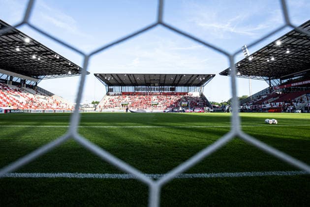 2.Bundesliga, Relegation: Rot-Weiss Essen - SpVgg Greuther Fürth; 22.05.2026 Symbolbild, Blick auf Stadion an der Hafenstraße vor dem Spiel. 2.Bundesliga, Relegation: Rot-Weiss Essen - SpVgg Greuther Fürth; Stadion an der Hafenstraße, Essen; 22.05.2026 DFL DFB regulations prohibit any use of photographs as image sequences and or quasi video. Copyright: xBEAUTIFULxSPORTS Buriakovx