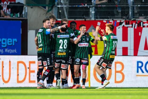 SOCCER - BL, Ried vs Rapid RIED,AUSTRIA,22.MAY.26 - SOCCER - ADMIRAL Bundesliga, Europacup play off, SV Ried vs SK Rapid Wien. Image shows the rejoicing of Ried with Nikki Havenaar (Ried).  GEPAxpictures xChristianxMoser
