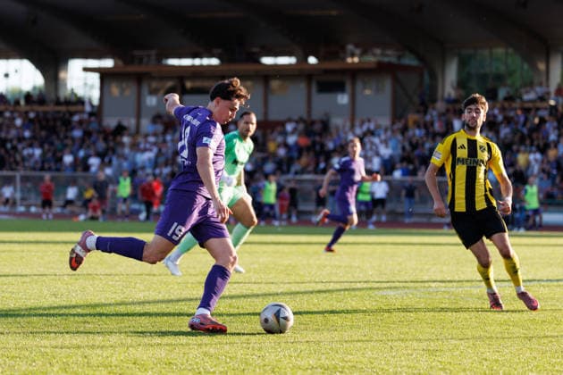 Mark Radoki (19, TSV Schwaben Augsburg)beim Spiel zwischen TSV Schwaben Augsburg v SV Kirchanschöring, Fußball, Herren, Regionalliga Bayern Relegation, 2025 2026, 2.Spieltag am 22.05.2026 in Augsburg, Rosenaustadion. Bayern Deutschland