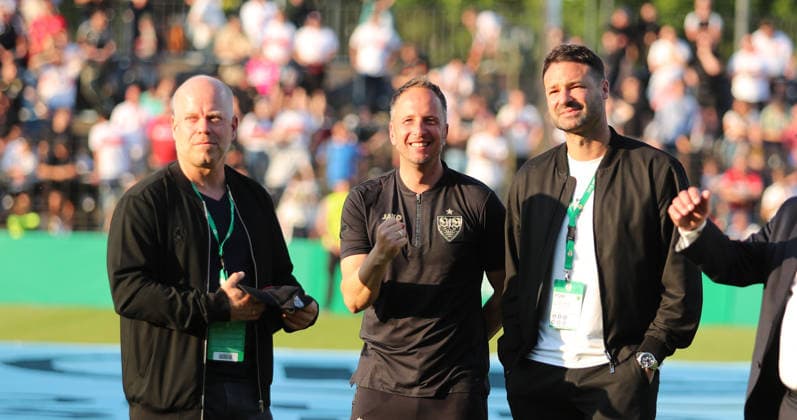 Berlin , Fußball Finale DFB-Pokal Junioren VfL Wolfsburg vs. VfB Stuttgart , von links: Stephan Hildebrandt Tobias Rathgeb Daniel Teufel ( VfB )