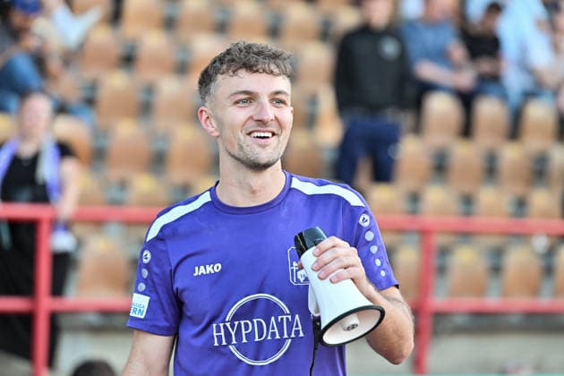 Relegation Regionalliga Bayern; TSV Schwaben Augsburg - SV Kirchanschöring; 22.05.2026 AUGSBURG, GERMANY - 22. MAI: Jubel der Hausherren nach dem Schlusspfiff und dem feststehnden Klassenerhalt nach dem Match zwischen dem TSV Schwaben Augsburg und dem SV Kirchanschöring beim Rückspiel der Relegation zur Regionalliga Bayern im Rosenaustadion Maximilian HEISS (TSV Schwaben Augsburg 7) Copyright: xBEAUTIFULxSPORTS Goldbergx