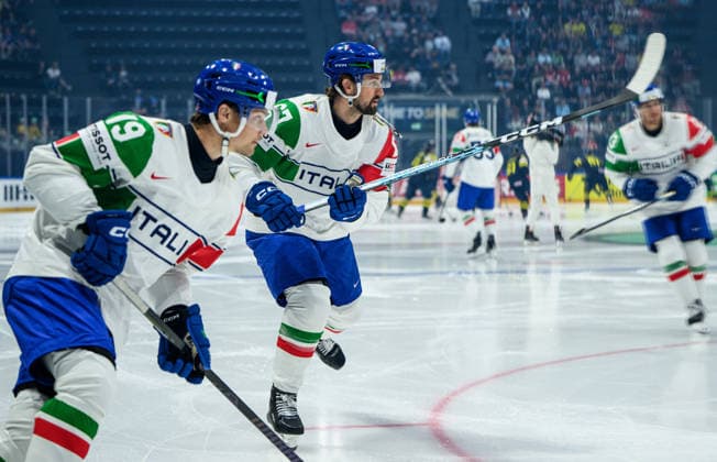 260522 Mikael Frycklund of Italy ahead of the 2026 IIHF Ice hockey, Eishockey World Championship, WM, Weltmeisterschaft match between Sweden and Italy on May 22, 2026 in Fribourg. Photo: Jesper Zerman BILDBYRAN kod JZ JZ0726 ishockey ice hockey ishockey-vm 2026 vm 2026 iihf world championship sverige sweden italien italy bbeng Copyright: JESPERxZERMAN BB260522JZ091