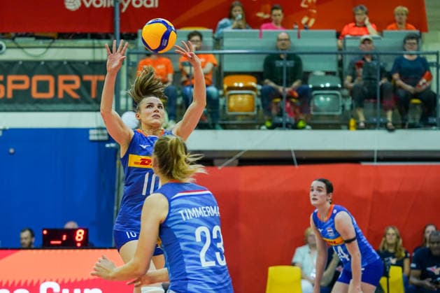 2026-05-22 Netherlands v Ukraine - Four Nations Cup APELDOORN, NETHERLANDS - MAY 22: Sarah Van Aalen of The Netherlands, Eline Timmerman of The Netherlands during the Four Nations Cup match between Netherlands and Ukraine at Omnisport on May 22, 2026 in Apeldoorn, Netherlands. Apeldoorn Omnisport Netherlands Content not available for redistribution in The Netherlands directly or indirectly through any third parties. Copyright: xAndrexWeeningx