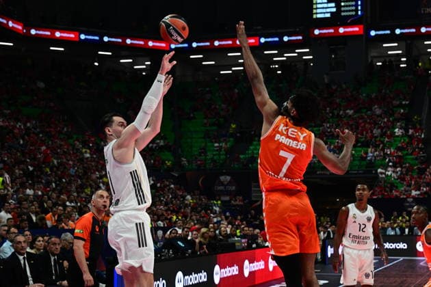 Valencia Basket v Real Madrid Euroleague Final Four Mario Hezonja of Real Madrid for the three during the Euroleague match, Final Four Semifinal between Valencia Basket v Real Madrid played at ATHENS Telekom Center Athens Stadium on May 22nd 2026 in Athens Greece Athens Greece Basketball Copyright: xAgenciaxLOFx