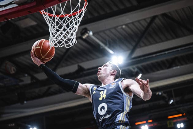 1. Basketball Bundesliga, easyCredit BBL, Saison 2025 2026, Herren, Playoffs, Viertelfinale, Spiel 3, 22.05.2026, RASTA Vechta - ALBA Berlin Justin Bean ( 34 - ALBA BERLIN) beim Korbleger Vechta RASTA Dome Niedersachsen Deutschland